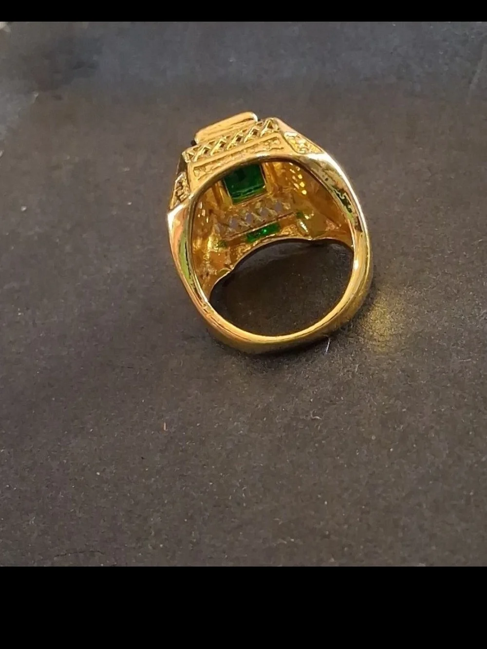 18K Gold Emerald Ring